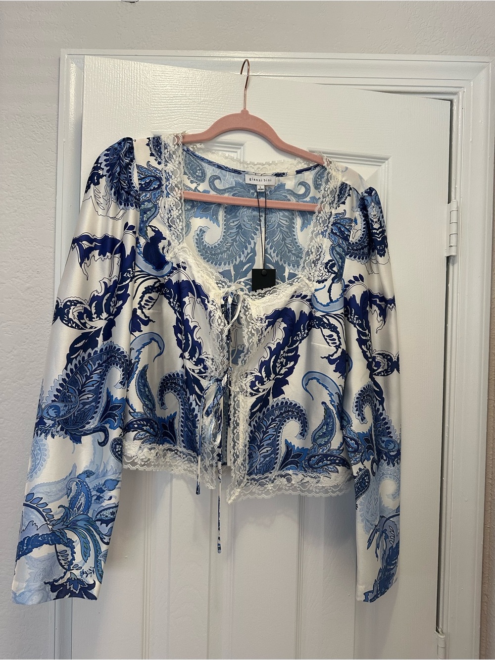 NWT Gianni Bini front-tie long sleeve shirt, Large